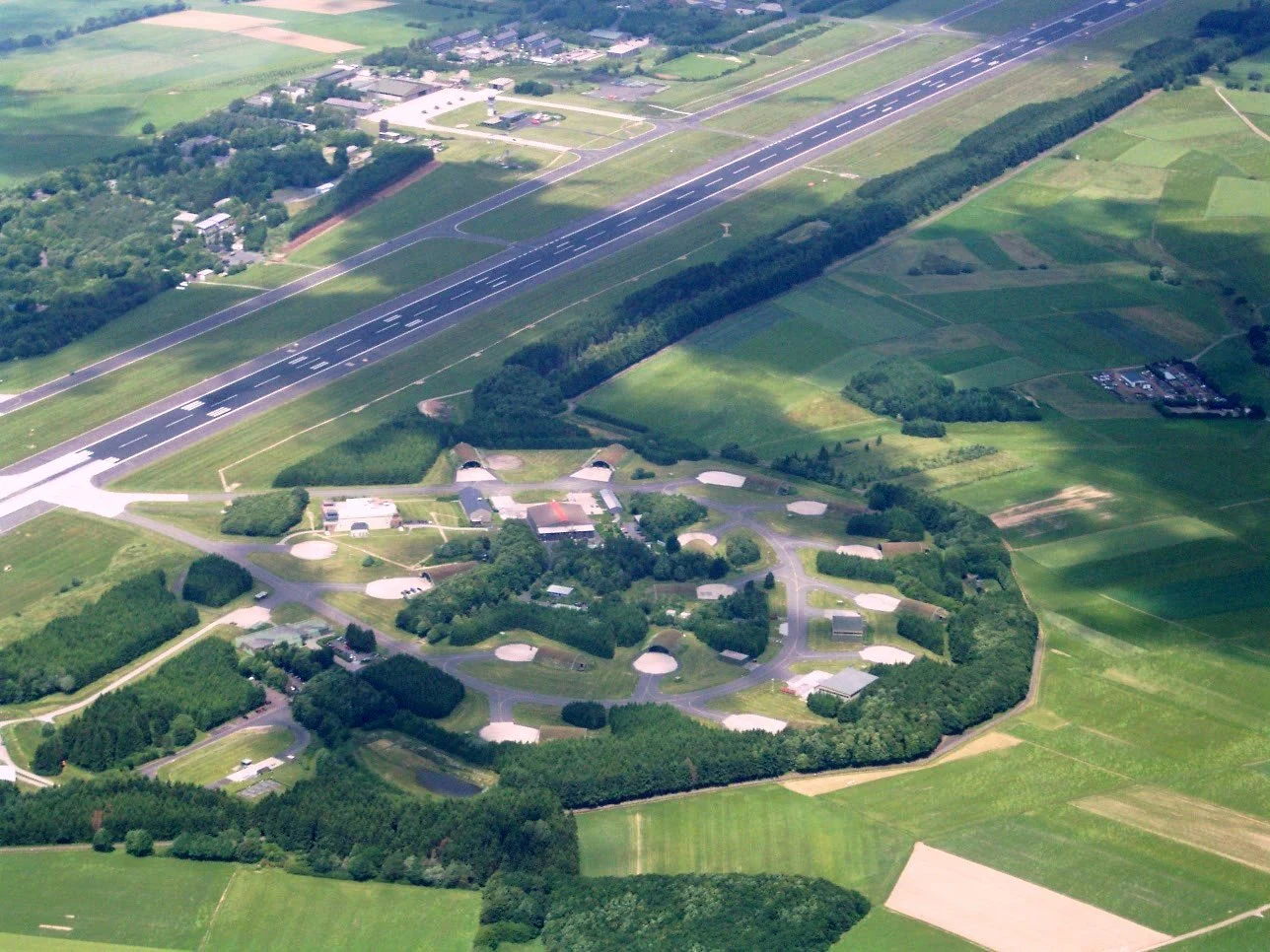 Fliegerhorst Büchel – Luftaufnahme des Standorts, 2004.